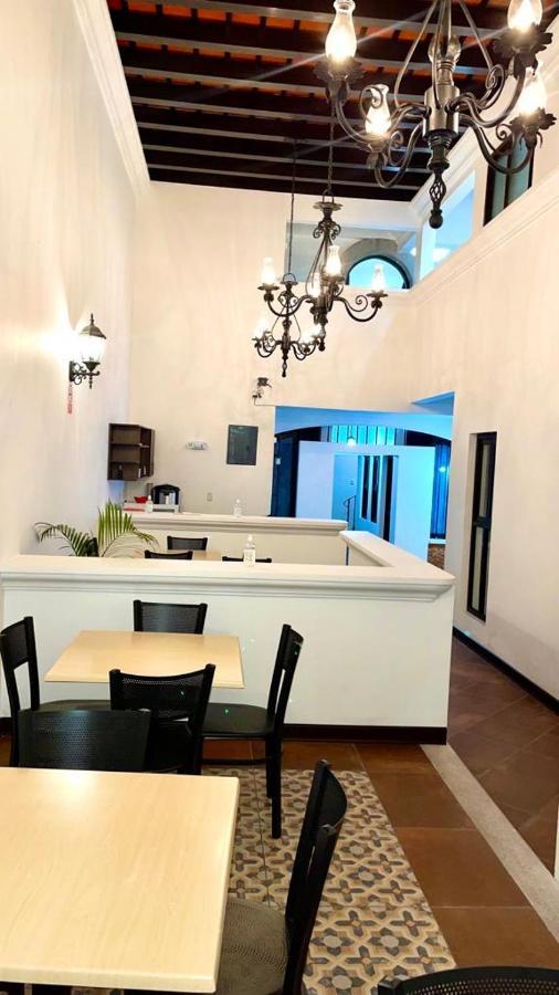 El Arcangel Hotel *